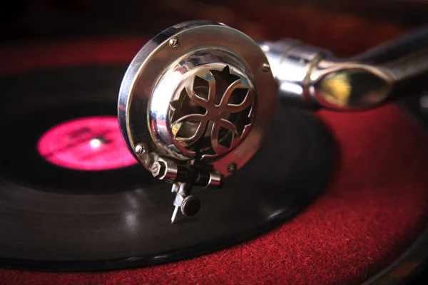 Eski Bir Gramofon Yakın Çekim Iğne Retro Müzik Kavramı — Stok fotoğraf