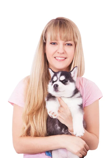 Mujeres Felices Con Cachorro Husky Estudio Aislado Sobre Fondo Blanco —  Fotos de Stock