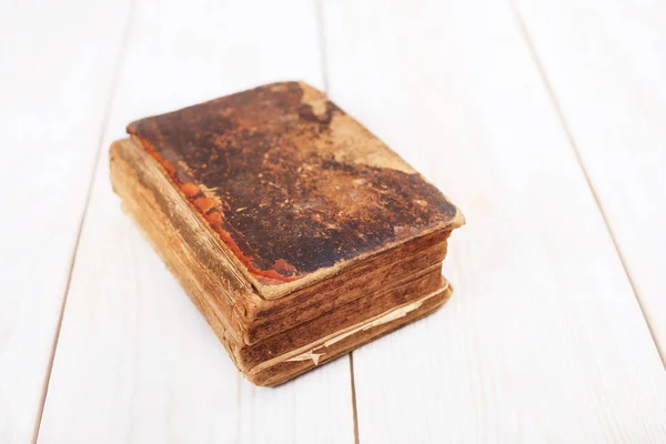 Vintage Boek Met Oude Cover Achtergrond Van Een Witte Planken — Stockfoto