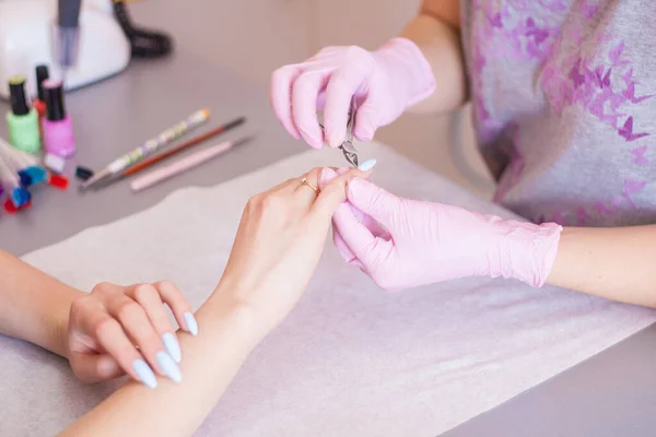 Manicura Master Ribeteado Manicura Higiénica Con Una Herramienta Profesional Primer —  Fotos de Stock