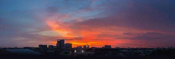 Sky Sunset Koncepcja Tle Panoramy Skyline Widok Szczytu Wieczorny Zachód — Zdjęcie stockowe