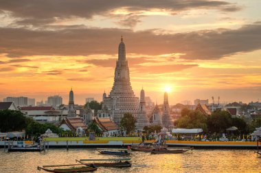 Wat Arun Tayland 'da güneş ışığı 