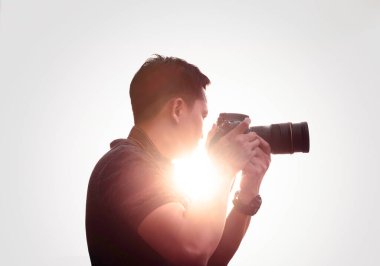 Çatıda fotoğrafçı var.