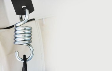 bir salıncak için çelik yay. fikir bahçe mobilyaları olduğunu. kurucu yapılar, parçalar ve bağlantı parçaları. metin için boş alan, afiş