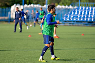 Minsk, Beyaz Rusya - 14 Mayıs 2018: Futbol oyuncu Noyok Aleksandr eğitim önce Fc Dinamo Minsk ve Fc Luch Olimpiyskiy Stadı nda Beyaz Rusya Premier Ligi futbol maçı.