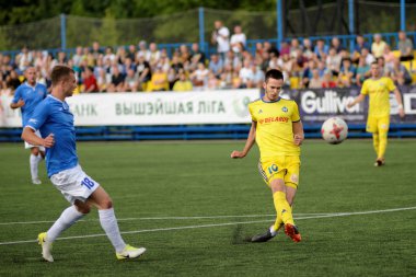 Fc Luch ve Fc Bate Olimpiyskiy Stadı nda Beyaz Rusya Premier Ligi Futbol maçı sırasında bir hedef Minsk, Beyaz Rusya - Haziran 29, 2018:soccer oyuncu puanları.