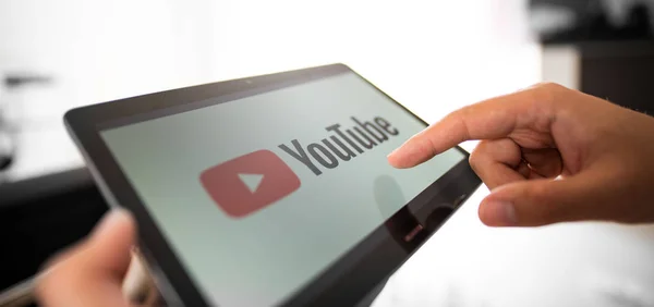 Wroclaw, Polonya - 31 Temmuz 2018: Youtube Google tarafından geliştirilen en popüler video hizmetidir.