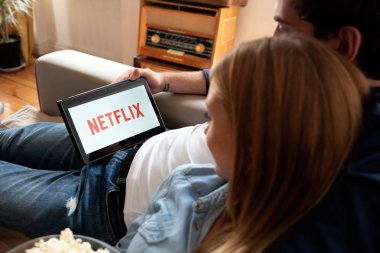 Wroclaw, Polonya - 18 Ağustos 2018: Netflix film ve Tv dizisi gerçek zamanlı bir küresel sağlayıcısıdır.