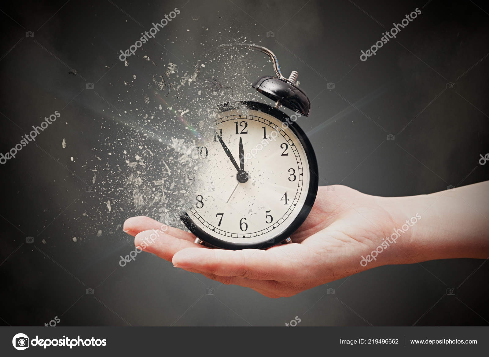 Concepto Fallecimiento Reloj Rompe Pedazos Reloj Analogico Mano Con Efecto Foto de stock 219496662 simpson33
