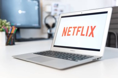 Wroclaw, Polonya - 14 Aralık 2018: Netflix film ve Tv dizisi gerçek zamanlı bir küresel sağlayıcısıdır