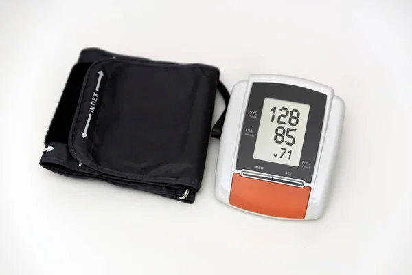 Monitor digitale della pressione sanguigna — Foto Stock