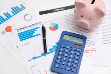 Kumbara ile tasarruf, finans konsepti