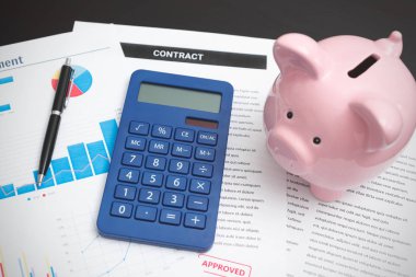 Kumbara ile tasarruf, finans konsepti