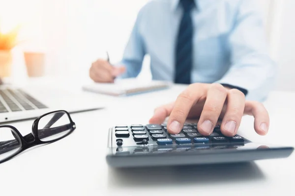 Accountant calculate tax information — Stock Photo, Image