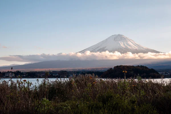 Nube Alrededor Del Monte Fuji Con Luz Solar Nocturna Durante —  Fotos de Stock