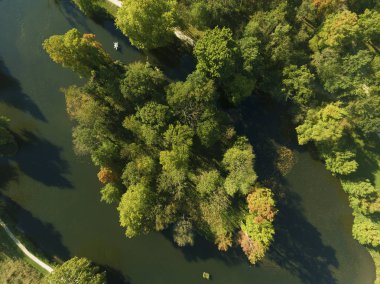 Sonbaharda göl, Chamarande, Essonne, Ile-de-France, Fransa