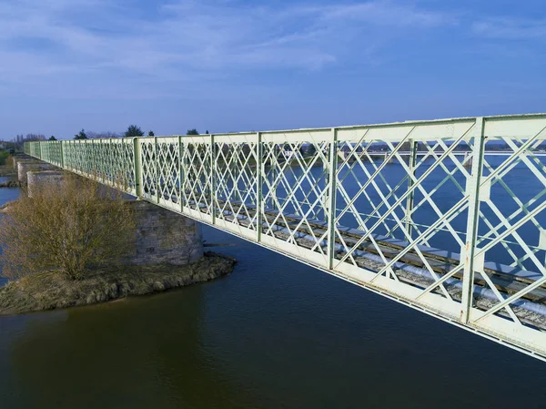 Most w Sully-Sur-Loire, Loiret, Centre-Val de Loire, Francja — Zdjęcie stockowe