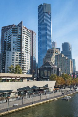 Melbourne, Avustralya - 30 Nisan 2018: Southbank, Avustralya 'nın orta Melbourne banliyösündeki Yarra Nehri