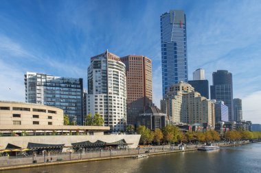 Melbourne, Avustralya - 30 Nisan 2018: Southbank, Avustralya 'nın orta Melbourne banliyösündeki Yarra Nehri