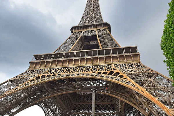 Widok Bliska Wieży Eiffel Paryż Francja — Zdjęcie stockowe