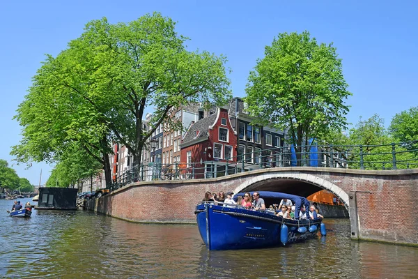 Amsterdam Severní Holandsko Nizozemí Května 2018 Výlet Přes Malebné Kanály — Stock fotografie