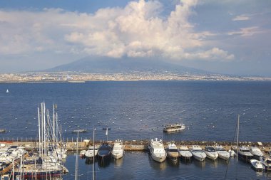 Vezüv Yanardağı ve marina Napoli Körfezi, Napoli, Naples, İtalya