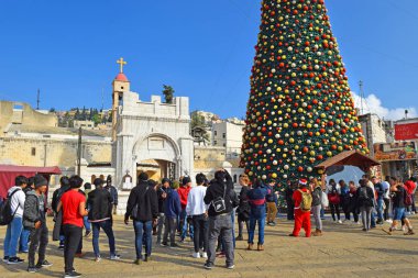 Nazareth, İsrail - Aralık 23: İnsanlar 21 Aralık 2018 duyuru Rum Ortodoks Kilisesi Nazareth, İsrail'deki yakınındaki Noel kutlaması