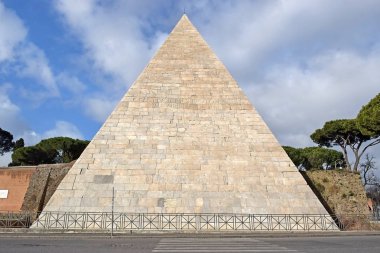 Cestius (mezar Gaius Cestius için), Roma, İtalya antik piramit piramit