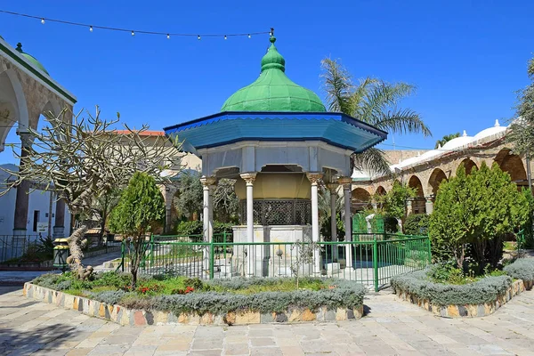 Jezzar Pasha 清真寺的庭院 也被称为白色清真寺在阿克里 以色列 — 图库照片
