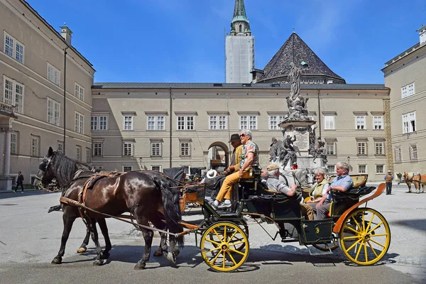 Salzburg Austria May 2019 Horse Driven Carriage Tourists Domplatz Square — Stock Photo, Image