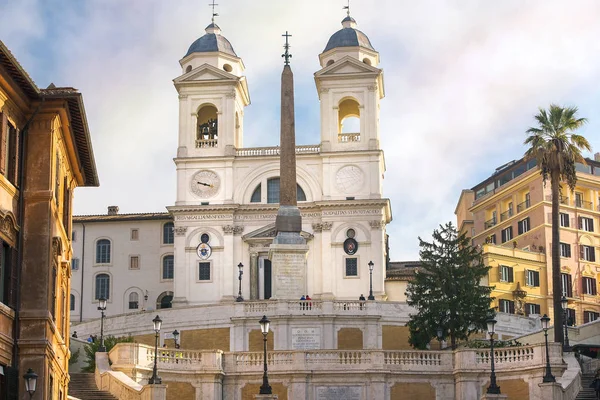 Spanyol Merdivenlerin Üstünde Obelisco Sallustiano Olarak Bilinen Santissima Trinita Dei — Stok fotoğraf