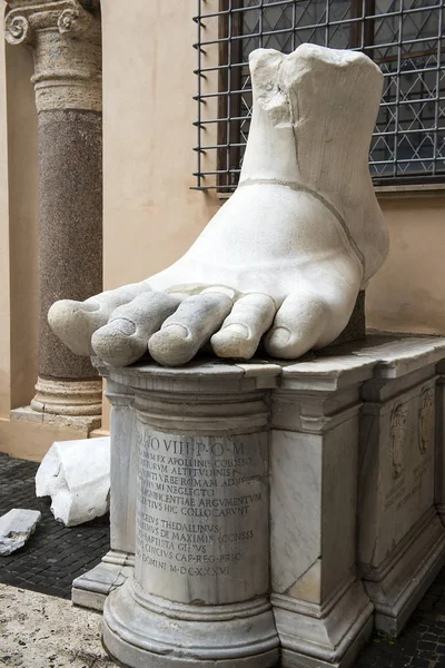 Roma Italia Octubre 2018 Pie Izquierdo Gigante Estatua Del Emperador — Foto de Stock