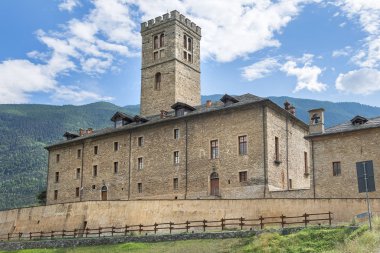 Sarre Kraliyet Kalesi, Aosta Vadisi, İtalya. 1989 yılından bu yana değil özel mülkiyet, şimdi İtalya devletine ait