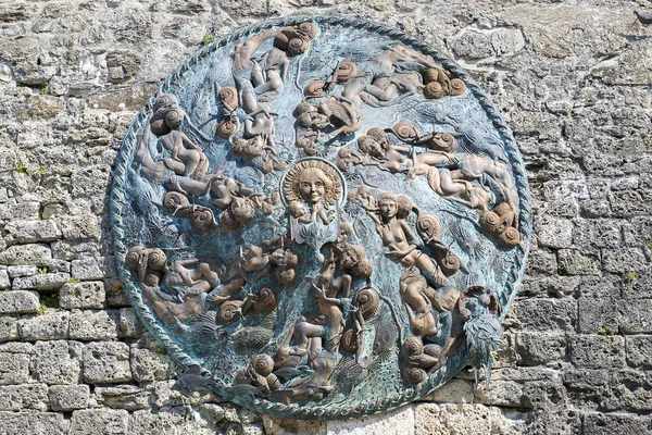 스위스 Gruyeres Switzerland August 2019 Shield Venus Bronze Sculpture Patrick — 스톡 사진