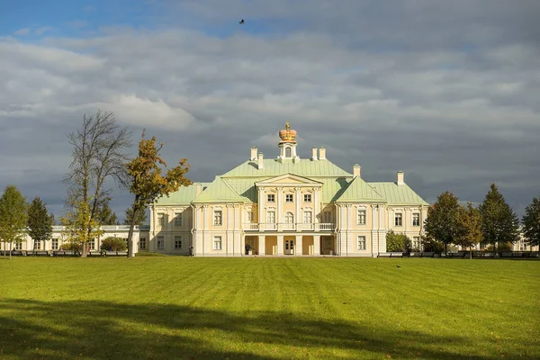 罗蒙诺索夫 Oranienbaum Saint Petersburg Russia October 2019 Menshikov Palace Grand — 图库照片