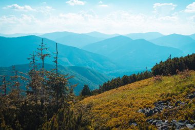 dağ tepeleri güzel dağ manzara, dağlarda yürüyüş