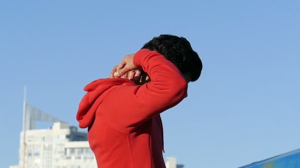 Retrato Homem Concentrado Cansado Antes Depois Treino Livre Movimento Lento — Vídeo de Stock