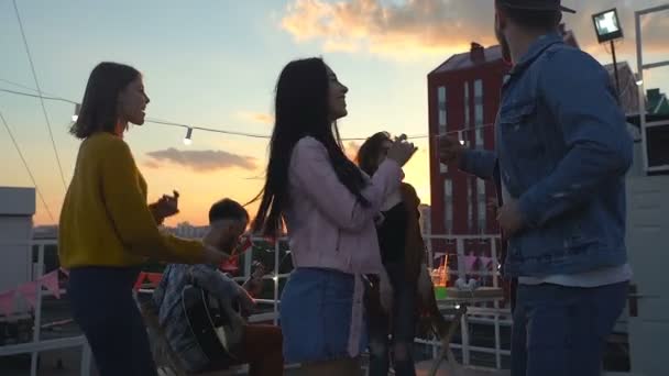 Group Friends Having Fun Rooftop Party Dancing Enjoying Life Sunset — Stock Video