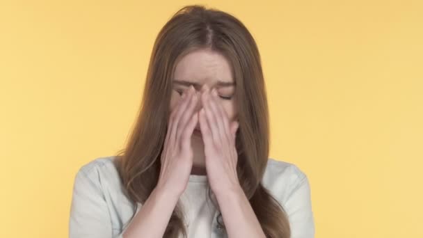 Mutsuz Stresli Genç Bir Kadının Yakın Plan Portresi — Stok video