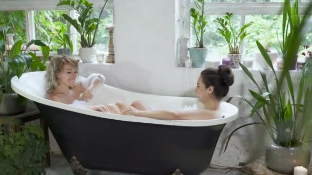 Happy Female Couple Bathtub — Stock Video