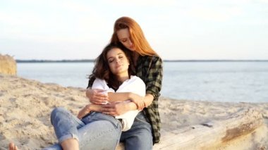 Kadınlar doğada birlikte vakit geçirirler..