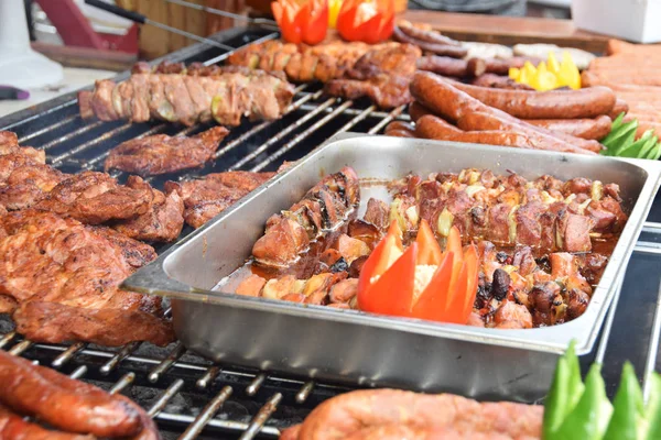 biber ile şenlik, sosis biftek şiş ızgara