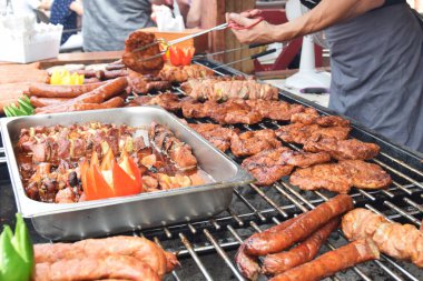 biber ile şenlik, sosis biftek şiş ızgara