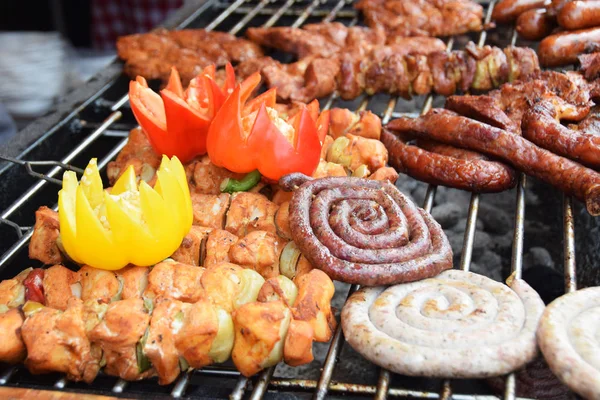 Spiedini Salsiccia Alla Griglia Con Paprica — Foto Stock