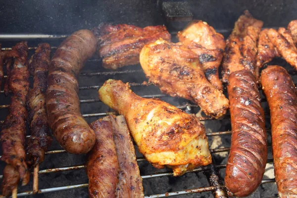 Saucisses Shish Kebabs Poulet Bacon Cuits Four Sur Gril — Photo