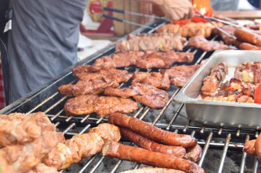 biber ile şenlik, sosis biftek şiş ızgara