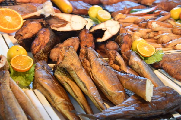 farklı tür-in füme balık