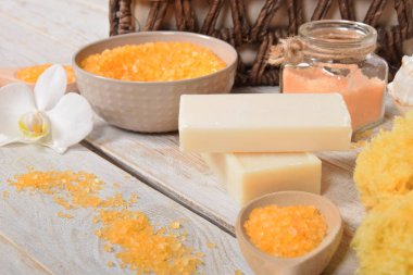 doğal sabun, banyo tuzu, anneler günü için çiçek