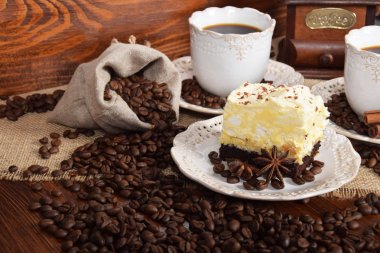 sıcak kahve ve vanilyalı çikolata c ile bir çerez ile retro bardak