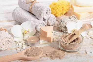 ev spa, mumlar, ponza, doğal sabun, bir yüz maskesi yapmak için kuru toz,